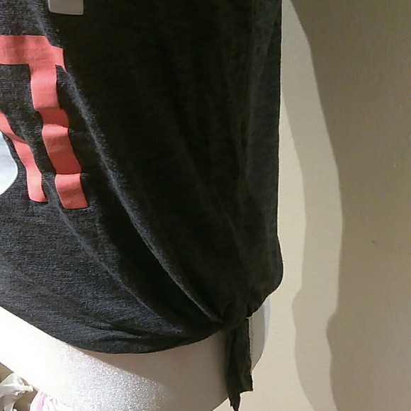 Tank work out shirt - Picture 2 of 3